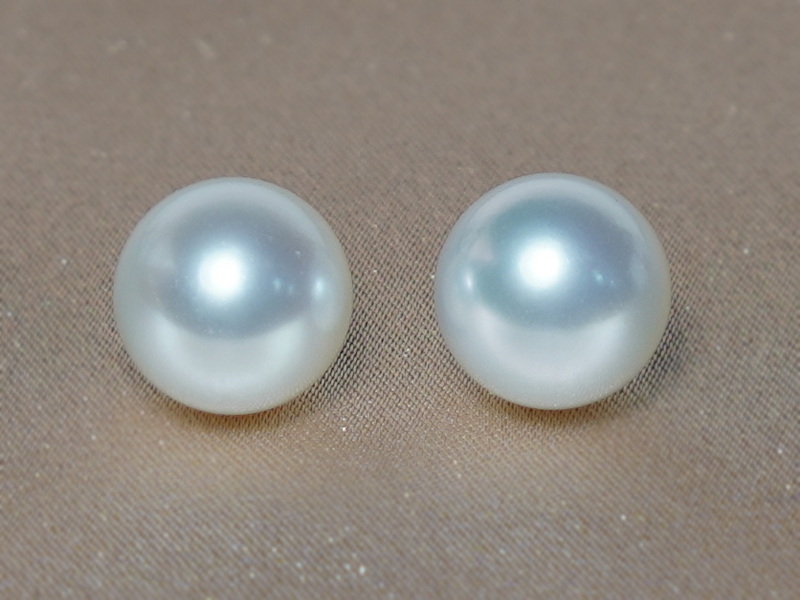 Bílé perly Jižního Pacifiku 10,5 mm s certifikátem PSL SSW100BC.5 Bílé perly Jižního Pacifiku 10,5 mm s certifikátem PSL SSW100BC.5