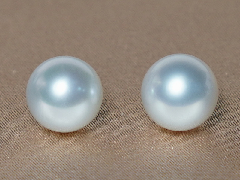 Bílé perly Jižního Pacifiku 10,6 mm s certifikátem PSL SSW100BC.6 Bílé perly Jižního Pacifiku 10,6 mm s certifikátem PSL SSW100BC.6