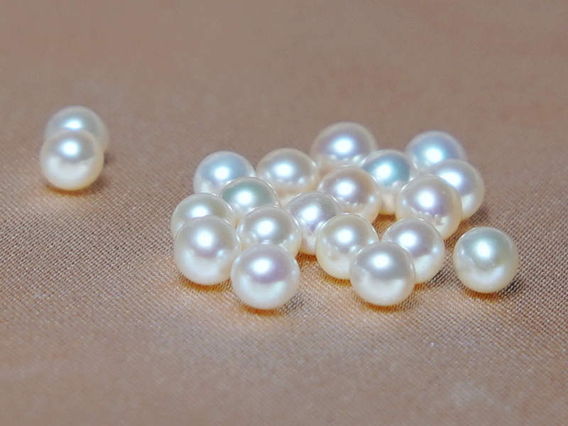 Bíle říční perly FP3540AA+w Bíle říční perly FP3540AA+w