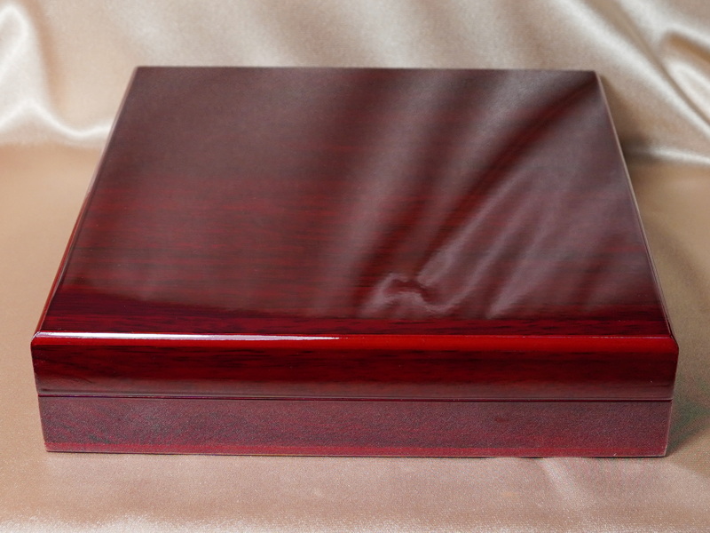 Dřevěná kazeta na soupravu šperků DK05X Dřevěná kazeta na soupravu šperků DK05X