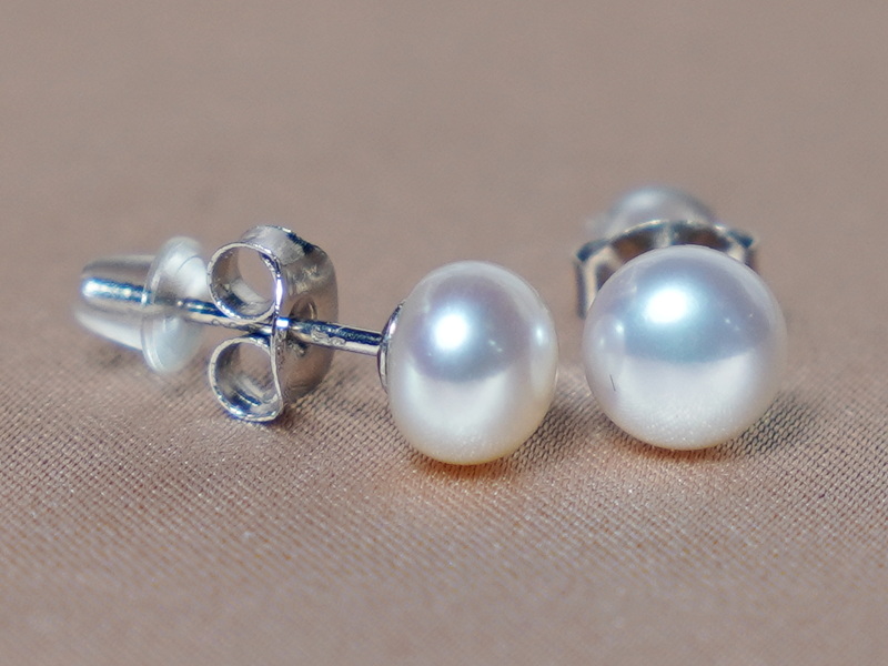 Napichávací perlové náušnice BFE585AAAwP Napichávací perlové náušnice BFE585AAAwP