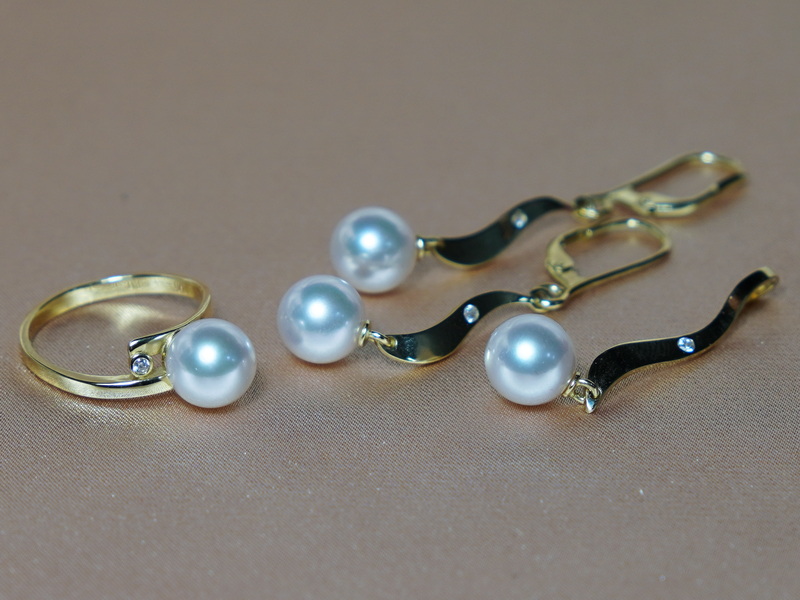 Set šperků z japonských akoya perel a briliantů BC04YS-A Set šperků z japonských akoya perel a briliantů BC04YS-A