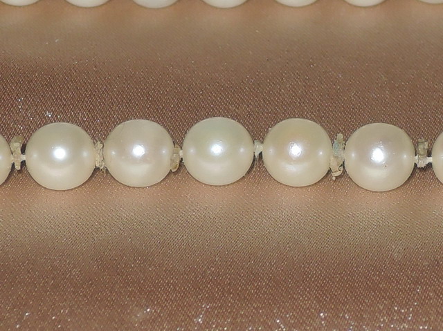 Perlový náhrdelník-provázání PN001 Perlový náhrdelník-provázání PN001