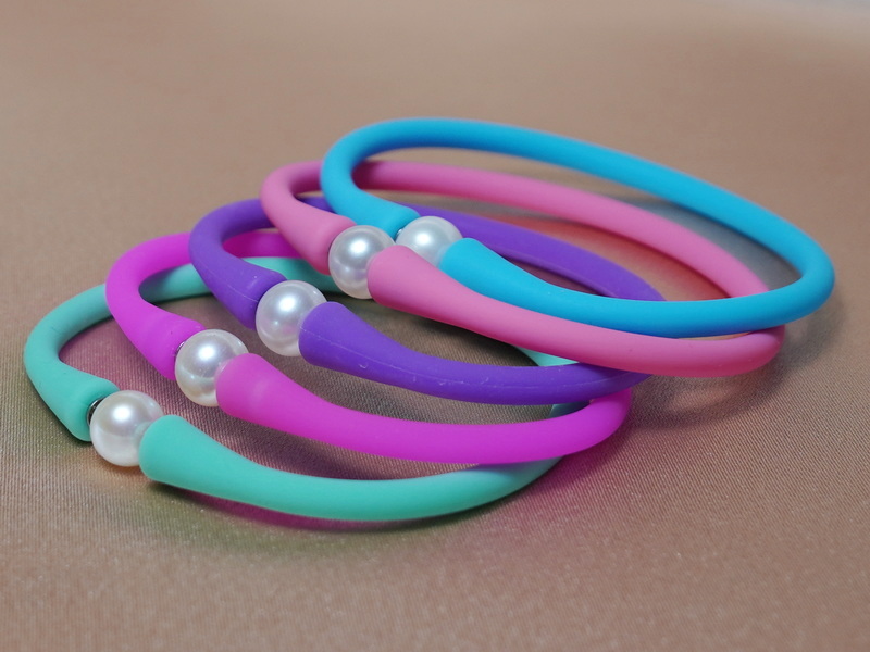 Perlový náramek na léto bílá perla SPB001FW Perlový náramek na léto bílá perla SPB001FW