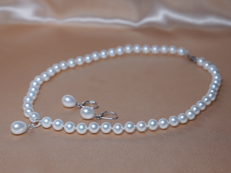 Perlový set šperků z bílých říčních perel RSNDSET7580AAAwQ Perlový set šperků z bílých říčních perel RSNDSET7580AAAwQ