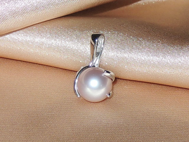 Přívěsek s perlou BC05SP-P Přívěsek s perlou BC05SP-P