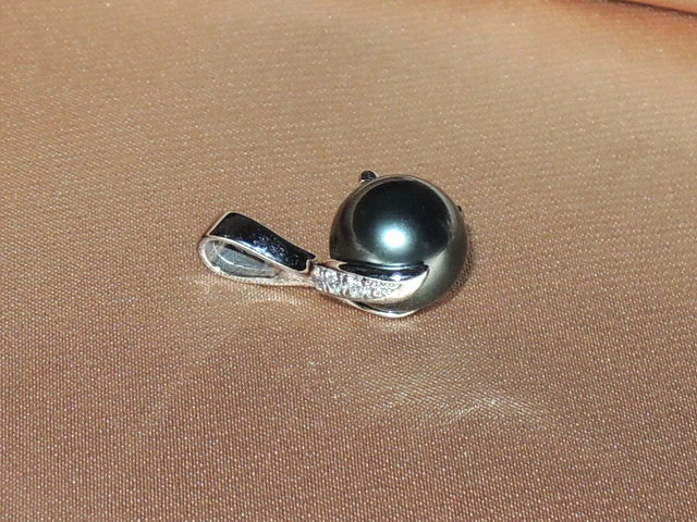 Zlatý přívěsek 14K s brilianty a tahitskou perlou AAA BC05WP-T Zlatý přívěsek 14K s brilianty a tahitskou perlou AAA BC05WP-T