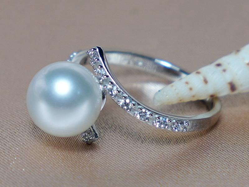 Zlatý prsten 14K s perlou Jižního Pacifiku BC029WR-W Zlatý prsten 14K s perlou Jižního Pacifiku BC029WR-W