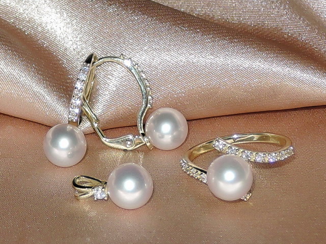 Perlový set z bílých říčních perel ve zlatě BC130YFS-W Perlový set z bílých říčních perel ve zlatě BC130YFS-W