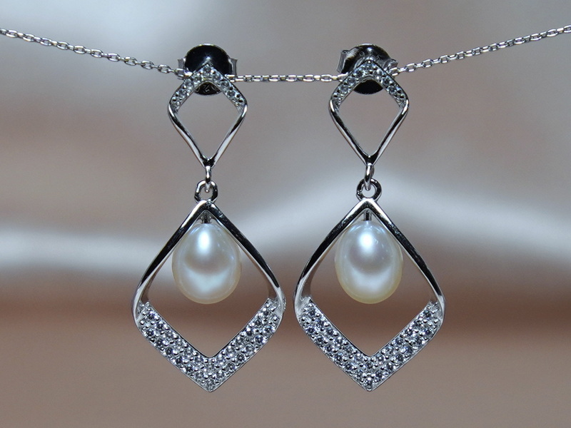 Stříbrné náušnice s perlami a zirkony PE333B Stříbrné náušnice s perlami a zirkony PE333B