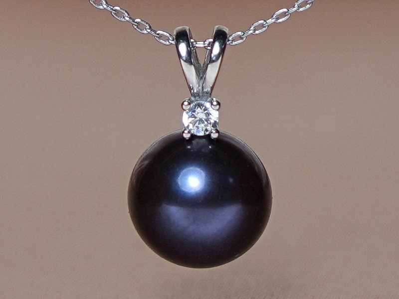 Stříbrný přívěsek s perlou BC025SP-B Stříbrný přívěsek s perlou BC025SP-B