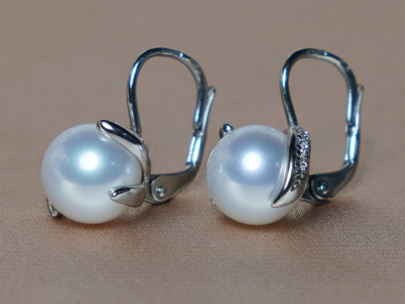 Zlaté náušnice s perlami Jižního Pacifiku a brilianty BC05WE-W Zlaté náušnice s perlami Jižního Pacifiku a brilianty BC05WE-W