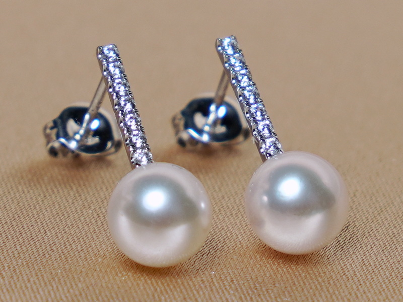 Zlaté náušnice 14K s japonskými akoya perlami WW015WE-A Zlaté náušnice 14K s japonskými akoya perlami WW015WE-A