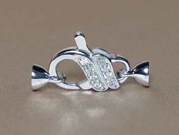 Elegantní stříbrný perlový uzávěr zdobený kamínky K01 Elegantní stříbrný perlový uzávěr zdobený kamínky K01