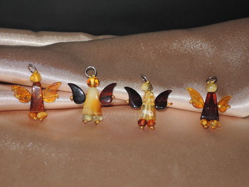 Přívěsek z jantaru AJ001AP Přívěsek z jantaru AJ001AP