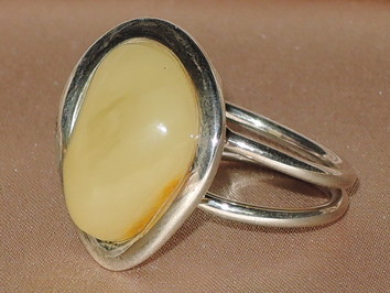 Jantarový prsten JR20AA Jantarový prsten JR20AA