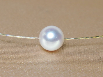 Jihomořská perla na zlatém lanku WW01YN-W Jihomořská perla na zlatém lanku WW01YN-W