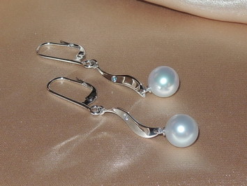 Zlaté náušnice 14K akoya perly s brilianty BC04WE-A Zlaté náušnice 14K akoya perly s brilianty BC04WE-A