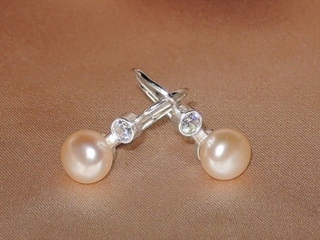 Perlové náušnice DS222WBE-P Perlové náušnice DS222WBE-P