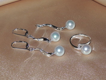 Set zlatých šperků s akoya perlami a brilianty BC04WS-A Set zlatých šperků s akoya perlami a brilianty BC04WS-A