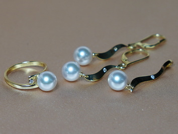 Set šperků z japonských akoya perel a briliantů BC04YS-A Set šperků z japonských akoya perel a briliantů BC04YS-A