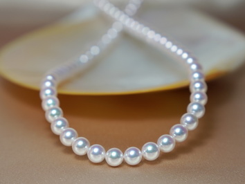 Náhrdelník japonské akoya perly HANADAMA 7mm HANADAMA 7075 Náhrdelník japonské akoya perly HANADAMA 7mm HANADAMA 7075