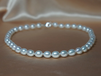 Perlový náhrdelník pravé bílé říční perly OSN08AA+wA Perlový náhrdelník pravé bílé říční perly OSN08AA+wA