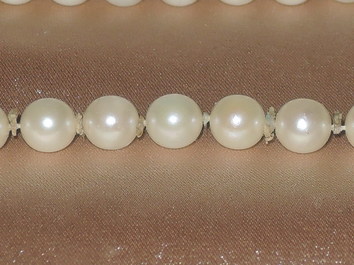 Perlový náhrdelník-provázání  PN001 Perlový náhrdelník-provázání  PN001