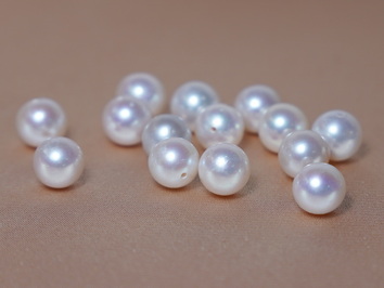 Bílé sladkovodní perly RL09AAwM Bílé sladkovodní perly RL09AAwM