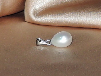 Přívěsek s perlou FTwP005wJ Přívěsek s perlou FTwP005wJ