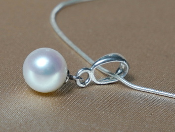 Přívěsek s perlou SFP010w Přívěsek s perlou SFP010w