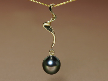 Zlatý přívěsek 14K s tahitskou perlou TDyP300ZM Zlatý přívěsek 14K s tahitskou perlou TDyP300ZM