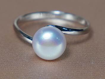 Zlatý prsten 14K s říční perlou BC028WBR-W Zlatý prsten 14K s říční perlou BC028WBR-W