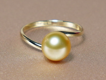 Zlatý prsten s perlou Jižního Pacifiku BC028YR-G Zlatý prsten s perlou Jižního Pacifiku BC028YR-G