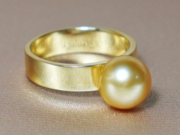 Zlatý prsten s perlou Jižního Pacifiku BC032YR-G Zlatý prsten s perlou Jižního Pacifiku BC032YR-G