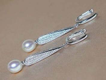 Stříbrné perlové náušnice visací PE2283SH Stříbrné perlové náušnice visací PE2283SH