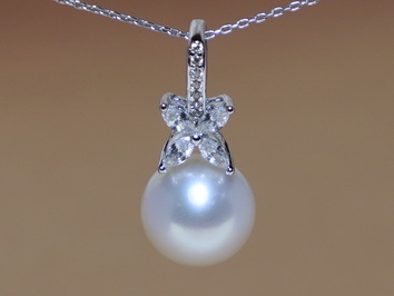 Stříbrný přívěsek s pravou perlou a zirkony PP8035SH Stříbrný přívěsek s pravou perlou a zirkony PP8035SH