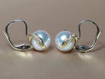 Zlaté náušnice 14K s perlami Jižního Pacifiku a brilianty BC05YE-W Zlaté náušnice 14K s perlami Jižního Pacifiku a brilianty BC05YE-W