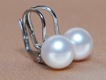 Zlaté náušnice 14K s japonskými akoya perlami AAA DS701WE-A Zlaté náušnice 14K s japonskými akoya perlami AAA DS701WE-A