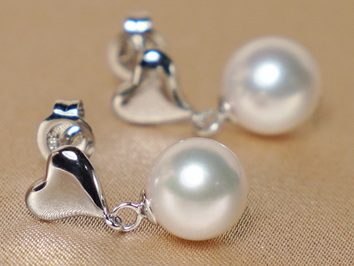 Zlaté náušnice se sladkovodními perlami WW03WHE-FW Zlaté náušnice se sladkovodními perlami WW03WHE-FW