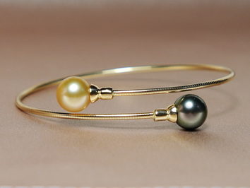 Zlatý náramek 18 kt. s perlou Jižního Pacifiku GTPB100yB Zlatý náramek 18 kt. s perlou Jižního Pacifiku GTPB100yB