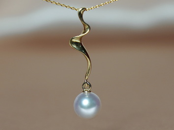 Zlatý přívěsek 14K s japonsko akoya uperlou AP005C Zlatý přívěsek 14K s japonsko akoya uperlou AP005C