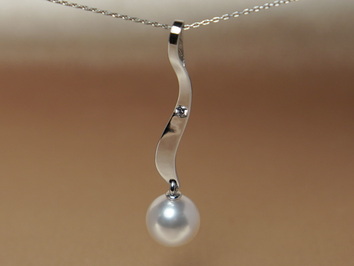 Přívěsek s perlou BC04WP-A Přívěsek s perlou BC04WP-A