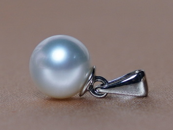 Zlatý přívěsek s perlou Jižního Pacifiku SSwP002B Zlatý přívěsek s perlou Jižního Pacifiku SSwP002B