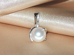 Přívěsek s perlou BC05SP-W prívesok s perlou BC05SP-W BC05SP-W