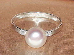 Prsten s perlou BC027SBR-W Prsteň s perlou BC027SBR-W. BC027SBR-W