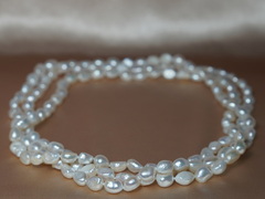 Dlouhý náhrdelník z pravých sladkovodních perel 150 cm DPN8090A Dlhý náhrdelník z pravých sladkovodných perál 150 cm DPN8090A.1.JPG DPN8090A