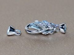 Elegantní stříbrný perlový uzávěr zdobený kamínky K01 Elegantný strieborný perlový uzáver K01 zdobený kamienkami.1.JPG K01