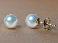 Sada zlatých šperků s akoya perlami APNCHSET002C Perlové náušnice akoya perly AE585AAAyP.JPG APNCHSET002C