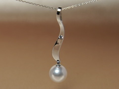 Set zlatých šperků s akoya perlami a brilianty BC04WS-A Prívesok BC04WP-A.JPG BC04WS-A